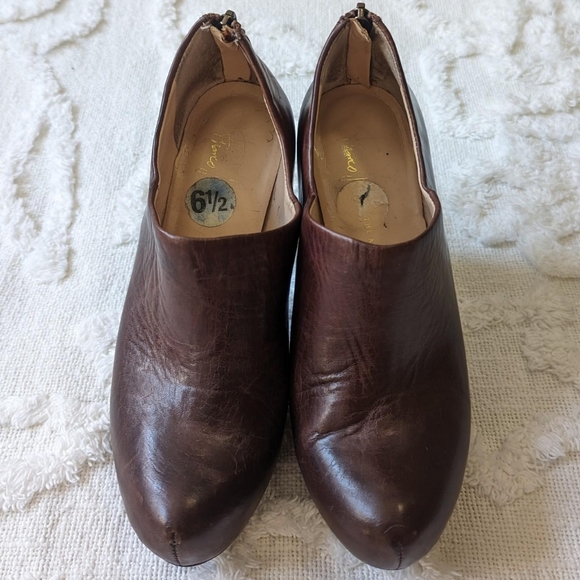 LAST CHANCE!!! Franco Sarto pumps booties, size 6 1/2. - Picture 2 of 7